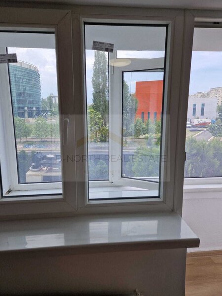Splaiul Unirii, apartament 3 camere de inchiriat, vedere catre Dambovita.