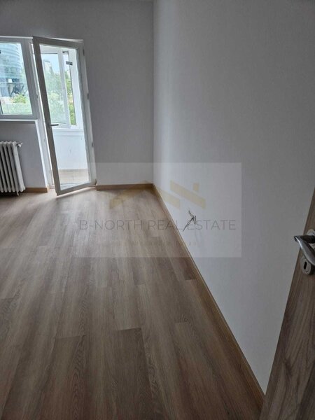 Splaiul Unirii, apartament 3 camere de inchiriat, vedere catre Dambovita.